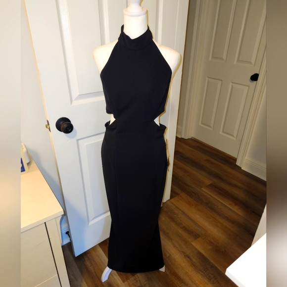 VS Vintage elegant black dress with back cut out. SZ 8 PTP- 15 Length 55 inches - Picture 1 of 6
